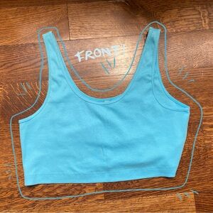 🌊Trendy extra short tank 🌊
-H&M
-XL